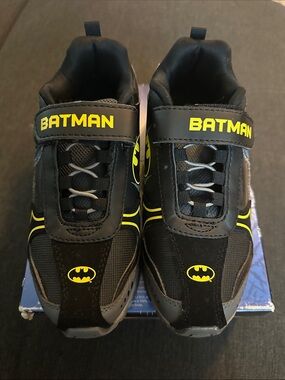 NEW Batman Light-Up Tennis Shoes